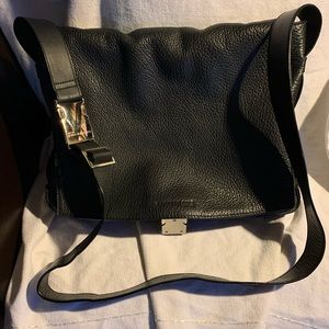 Kenneth Cole Unisex Messenger Bag
